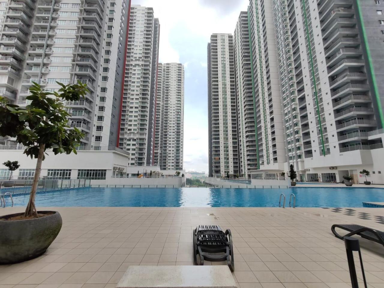 5min To Kl Trx Bukit Bintang For 6paxs Kuala Lumpur