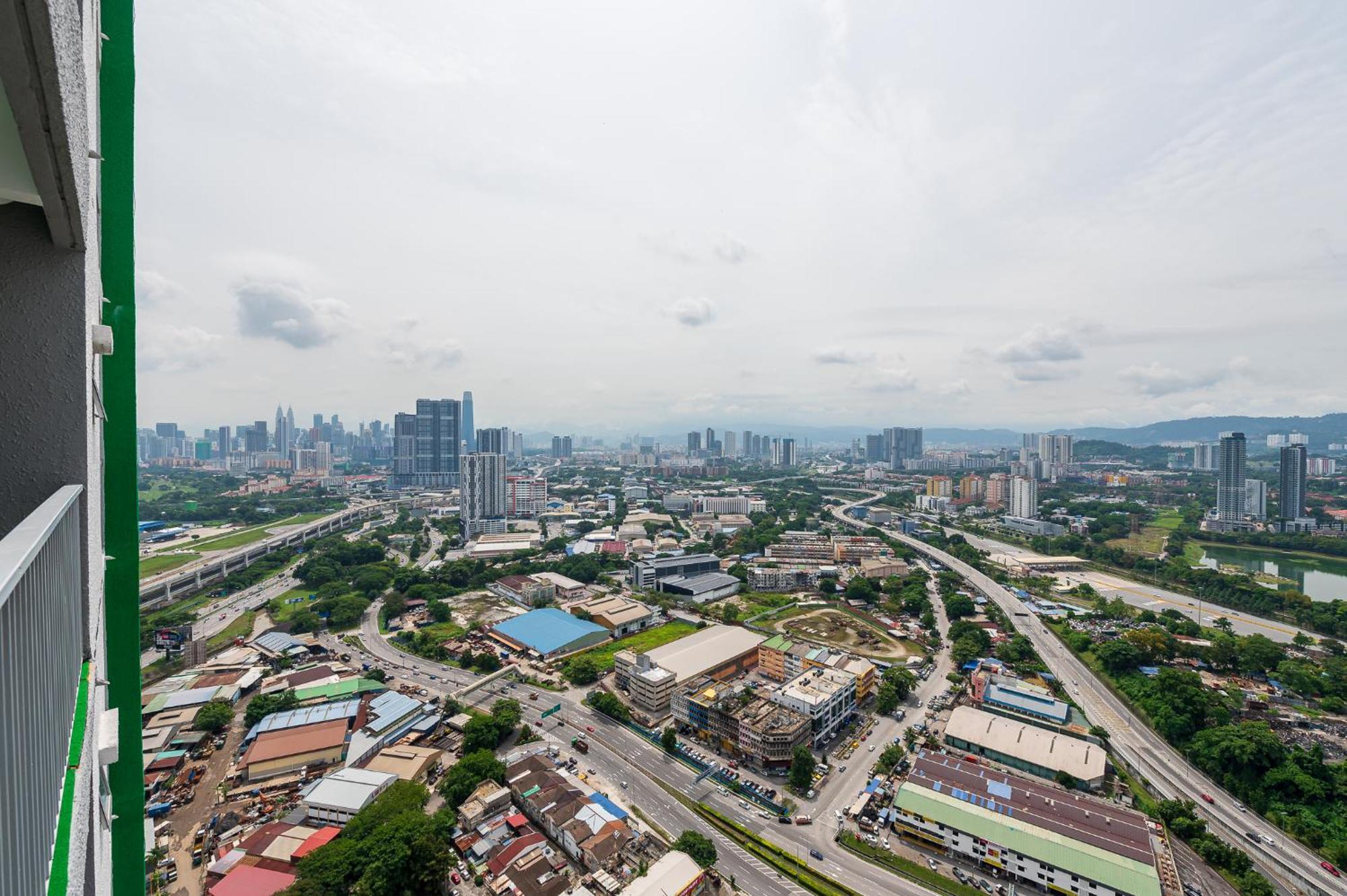 5min To Kl Trx Bukit Bintang For 6paxs